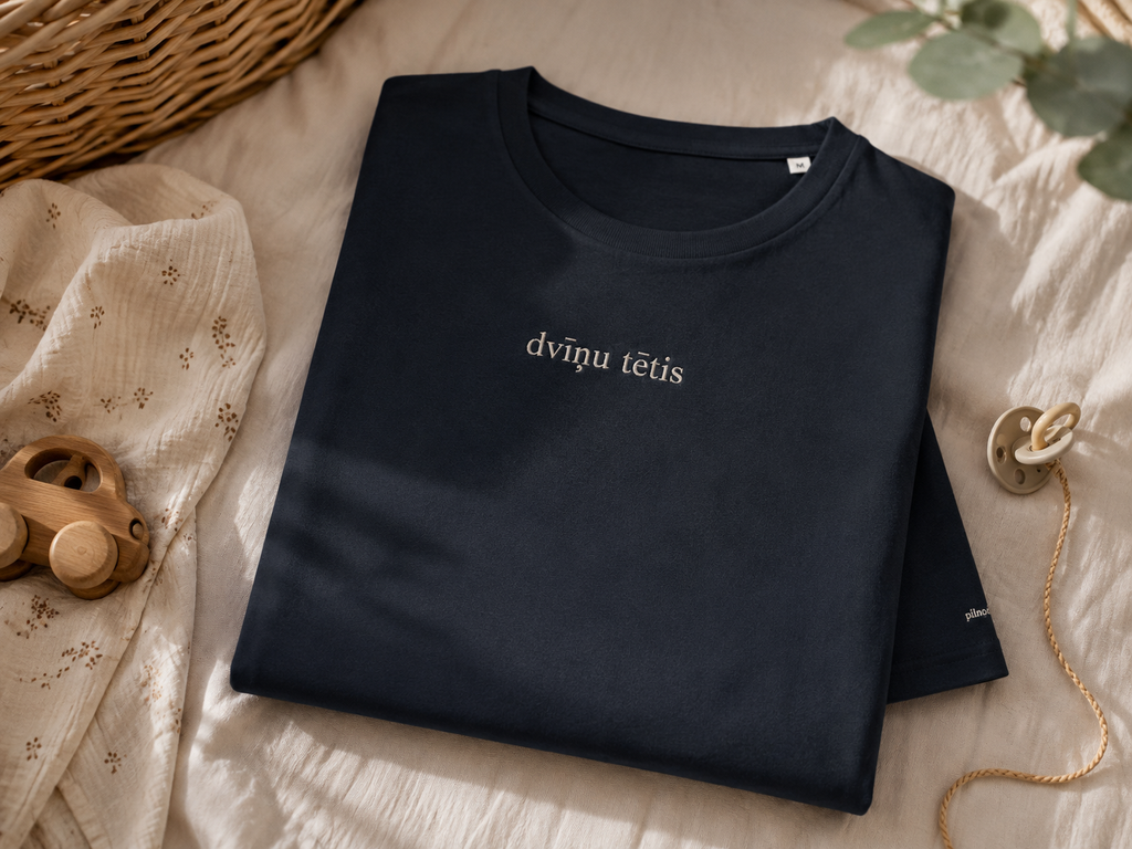 Dvīņu tētis | Izšūts premium T-krekls no 100% organiskās kokvilnas | Pilnas Rokas